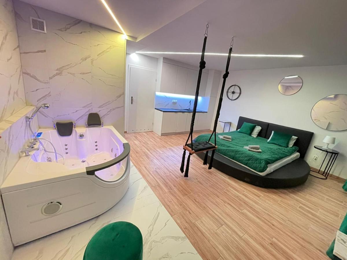 Yourapart Jacuzzi Przy Zamku Krolewskim Варшава Екстериор снимка