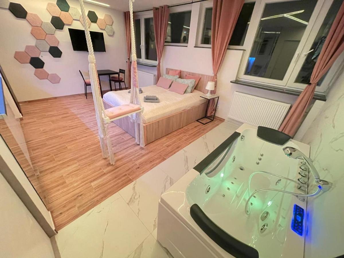 Yourapart Jacuzzi Przy Zamku Krolewskim Варшава Екстериор снимка
